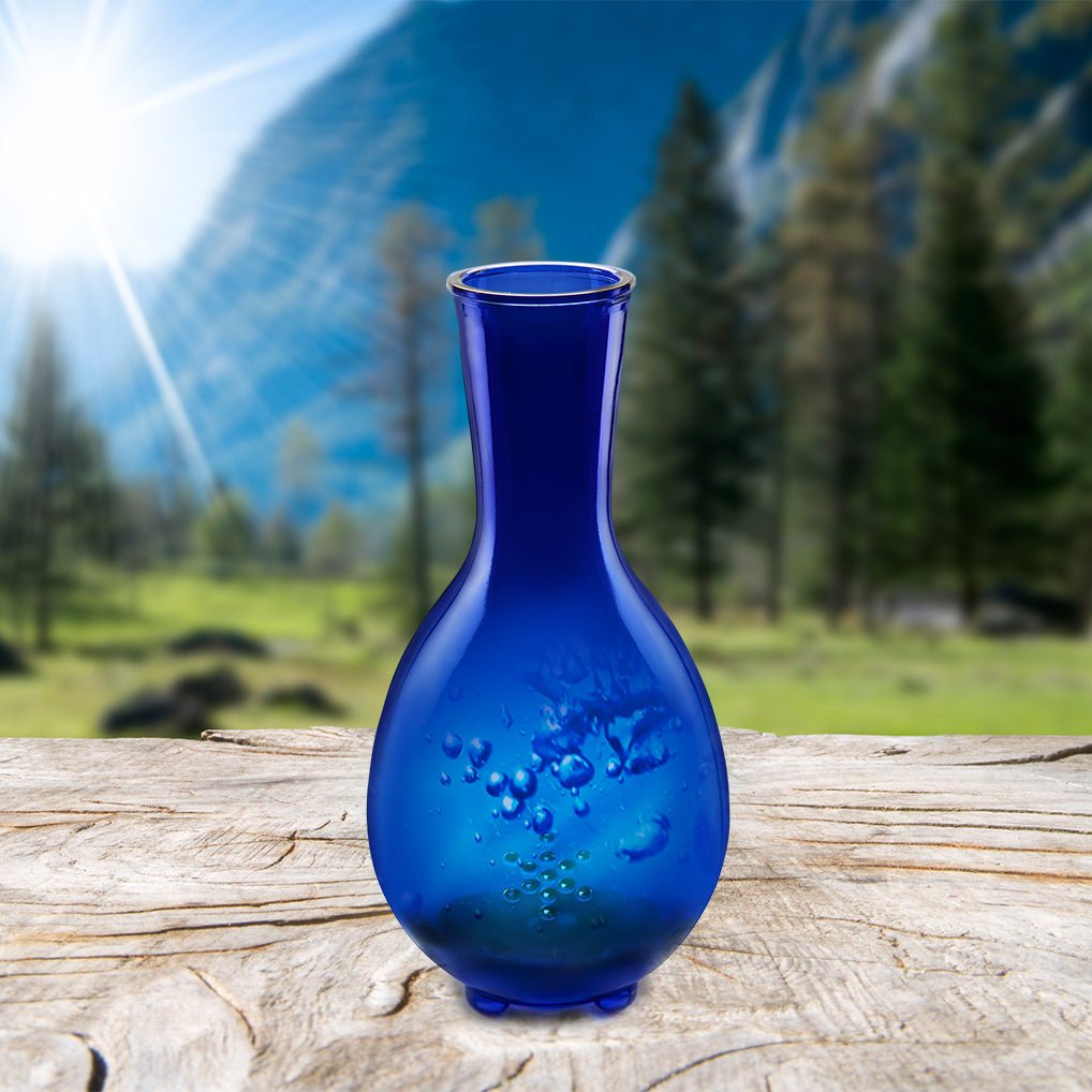 Von der Natur inspirierte kobaltblaue, Glaskaraffe harmonei®, Inhalt 1,2 l, in Lebensmittelqualität, die formschöne Glaskaraffe bei be-fuelsaver.net bestellen.